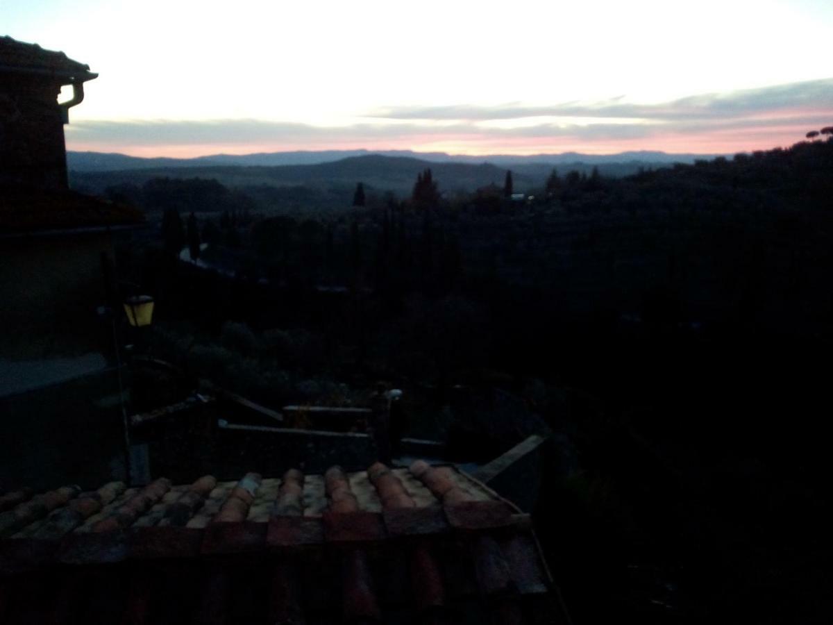 Casa Vacanze "Nonna Vela" Petroio Luaran gambar